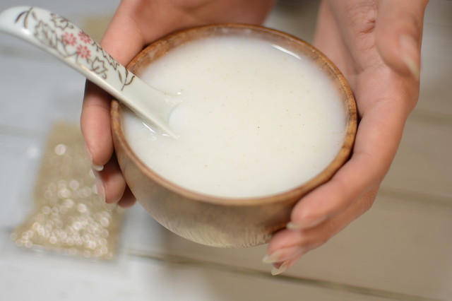 品尝那一湖荷色，莲藕粉如何正确地冲泡出来