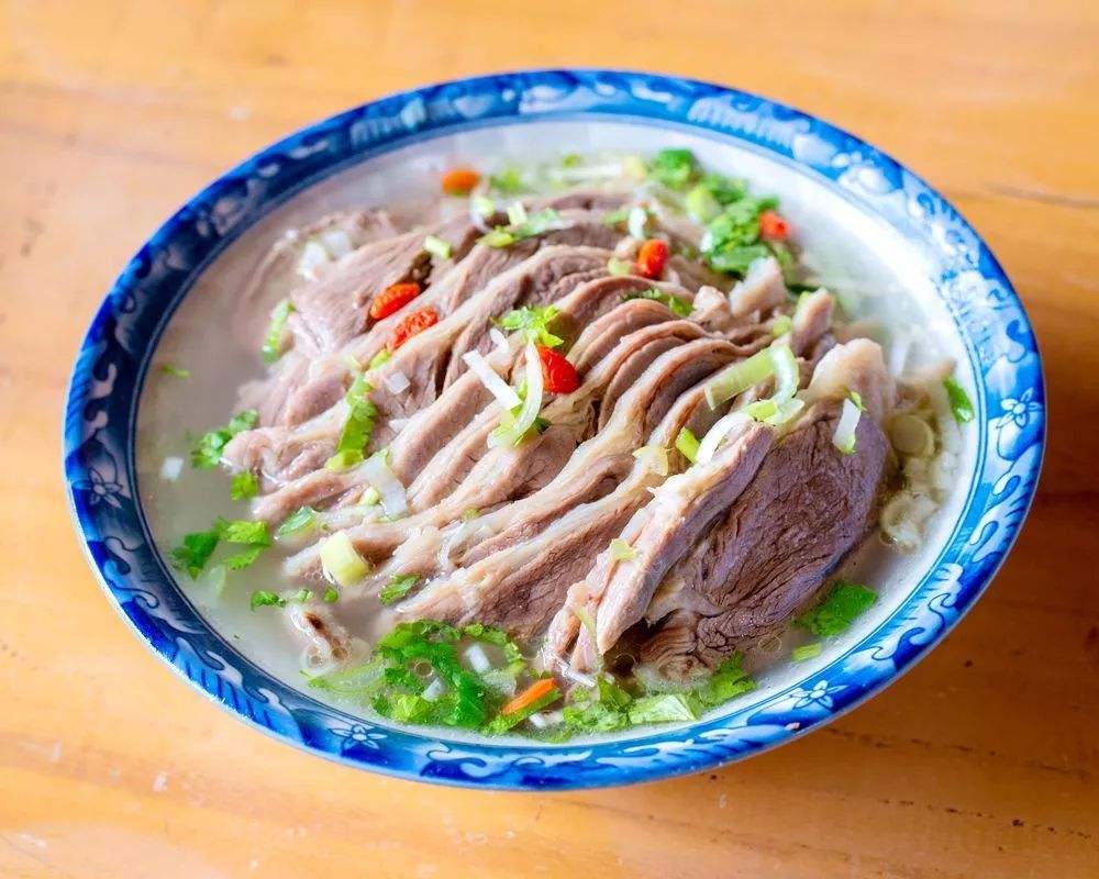 清蒸羊肉 最正宗的做法(美味营养又解馋的清蒸羊肉)