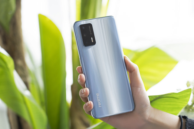 性价比很高的三款手机，价格便宜配置强悍，适合预算不多的学生党