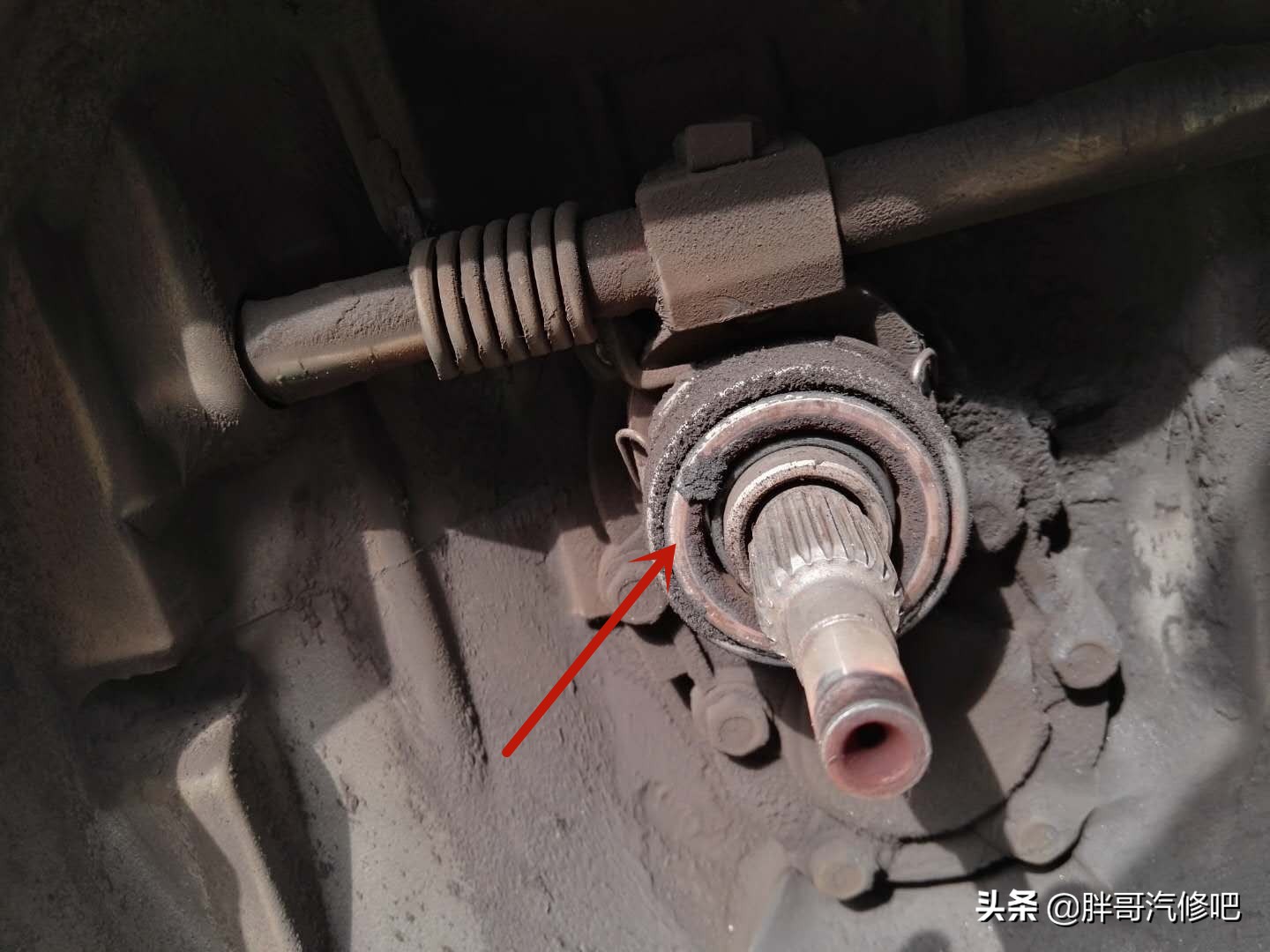 胖哥更换导向轴承，解决变速箱换挡异响