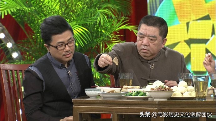 京城“饭醉”夫妻档，孟凡贵他们两口子都是酒仙，妻子实力挡酒