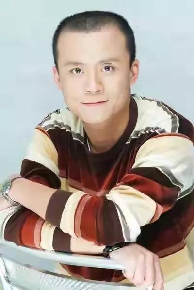 广州电台《穿梭孖宝》节目主持人陈迪生,《天生快活人》主持人林颐