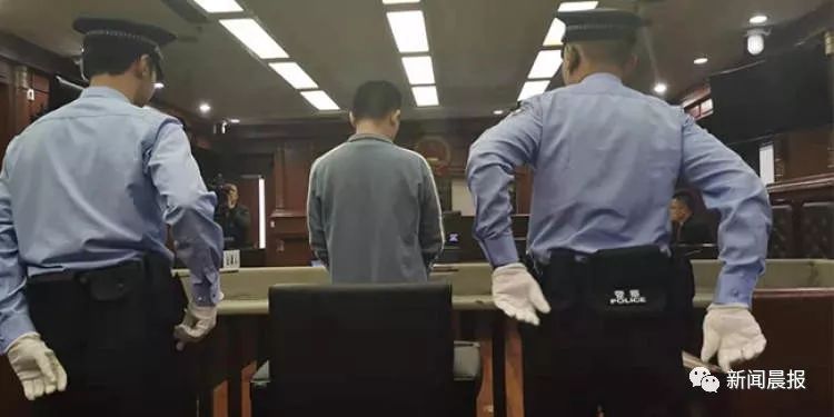 泉州一“公交色狼”猥亵熟睡女子！姑娘淡定拍完视频后报警，结局令人极度舒适