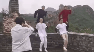 娱乐圈的8大“海岩男郎”，年轻时个个丰神俊朗，气宇不凡