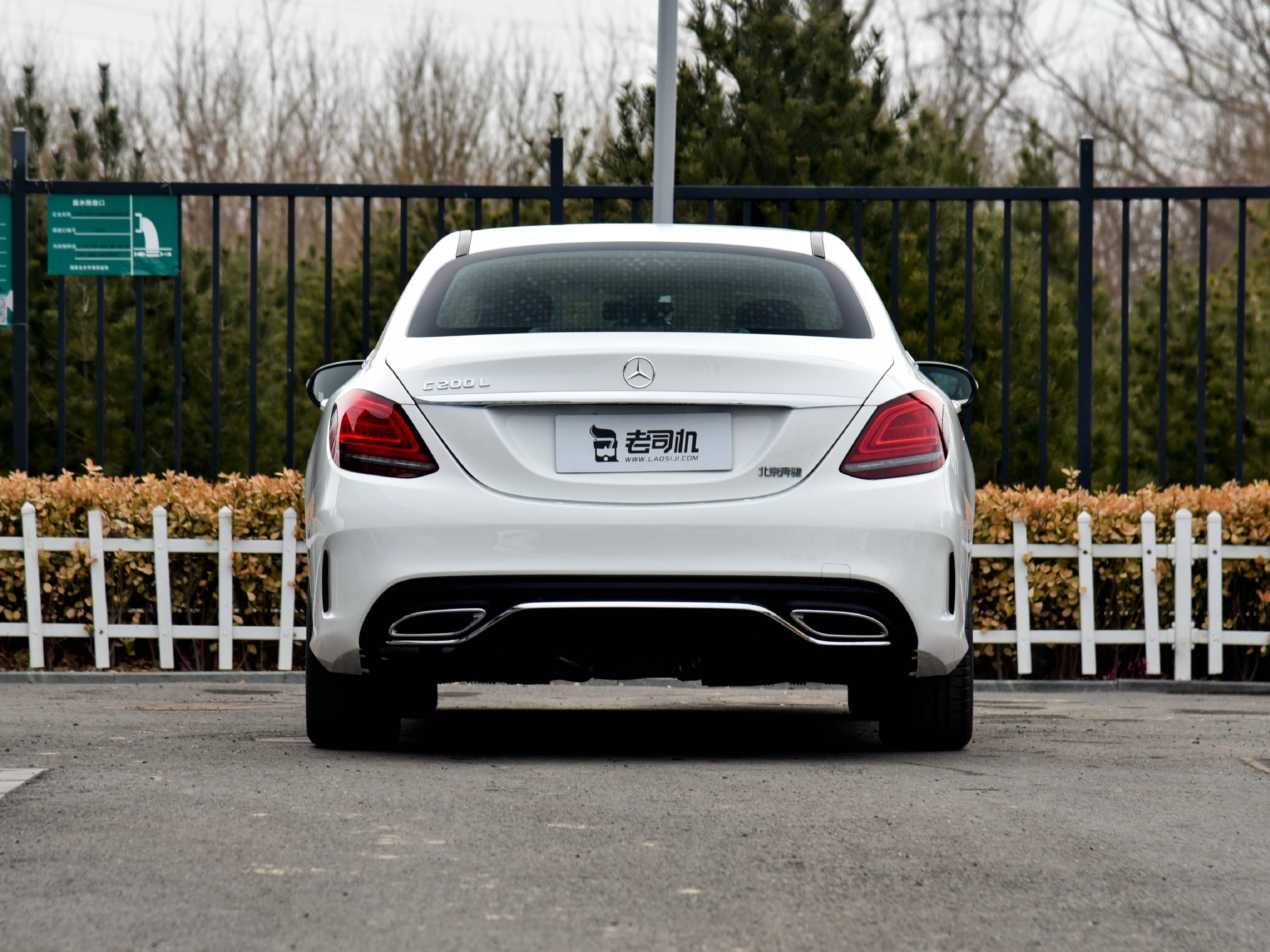 3l油耗高配豪华三厢轿车,带你看奔驰c级