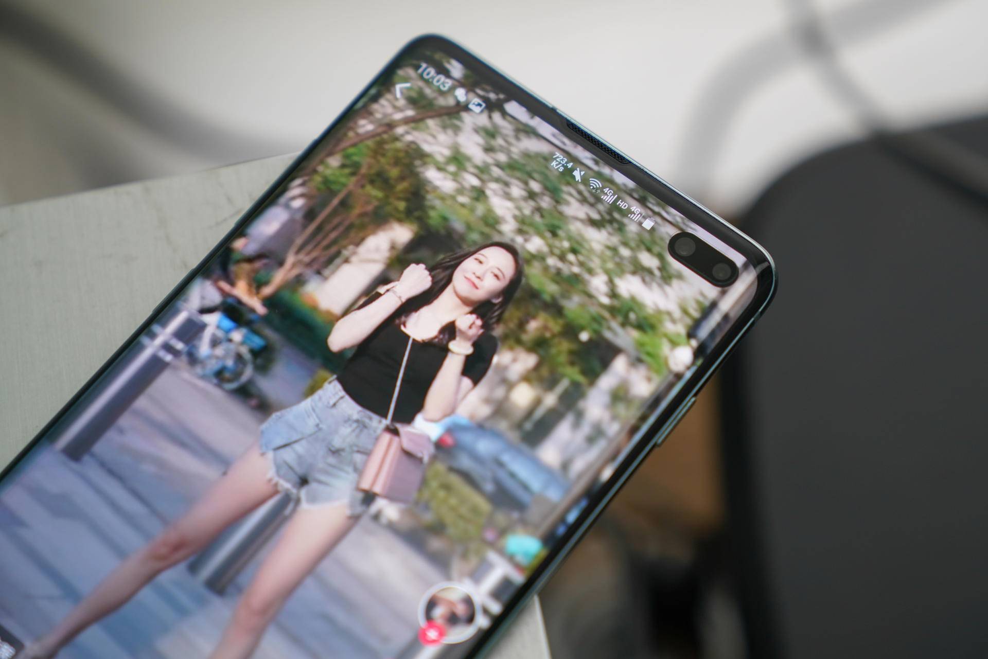 业界成本最高,三星galaxy s10 究竟用了一块怎样的屏幕?