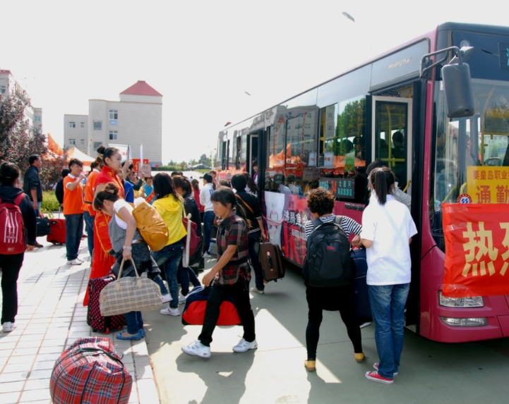 “最美”大学通知书火了，东南大学创意感十足，南京大学值得珍藏