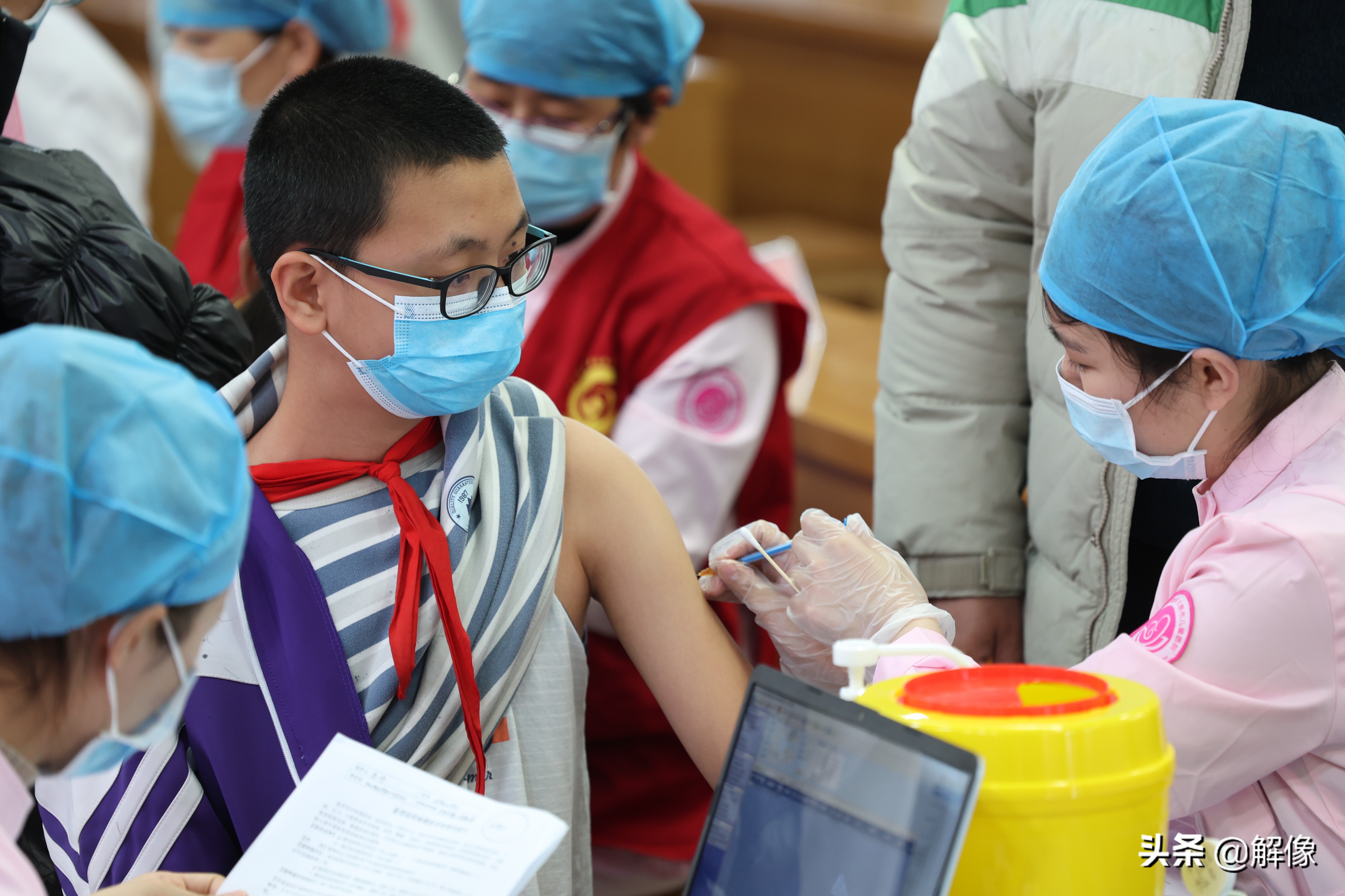 太原小学生接种疫苗，宣传标语又萌又可爱，缓解学生怕打针的压力