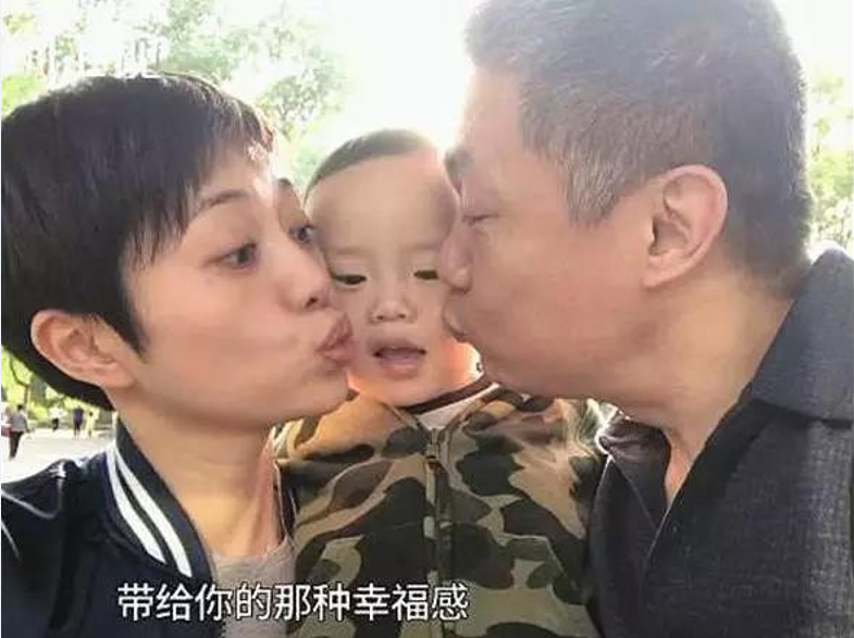 与华仔一样隐婚低调的张龄心，谈了20年的师生恋，谁想丈夫是名导