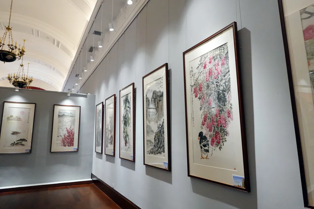 全国百位国画名家作品巡回展在万丰莲花大厦隆重开幕