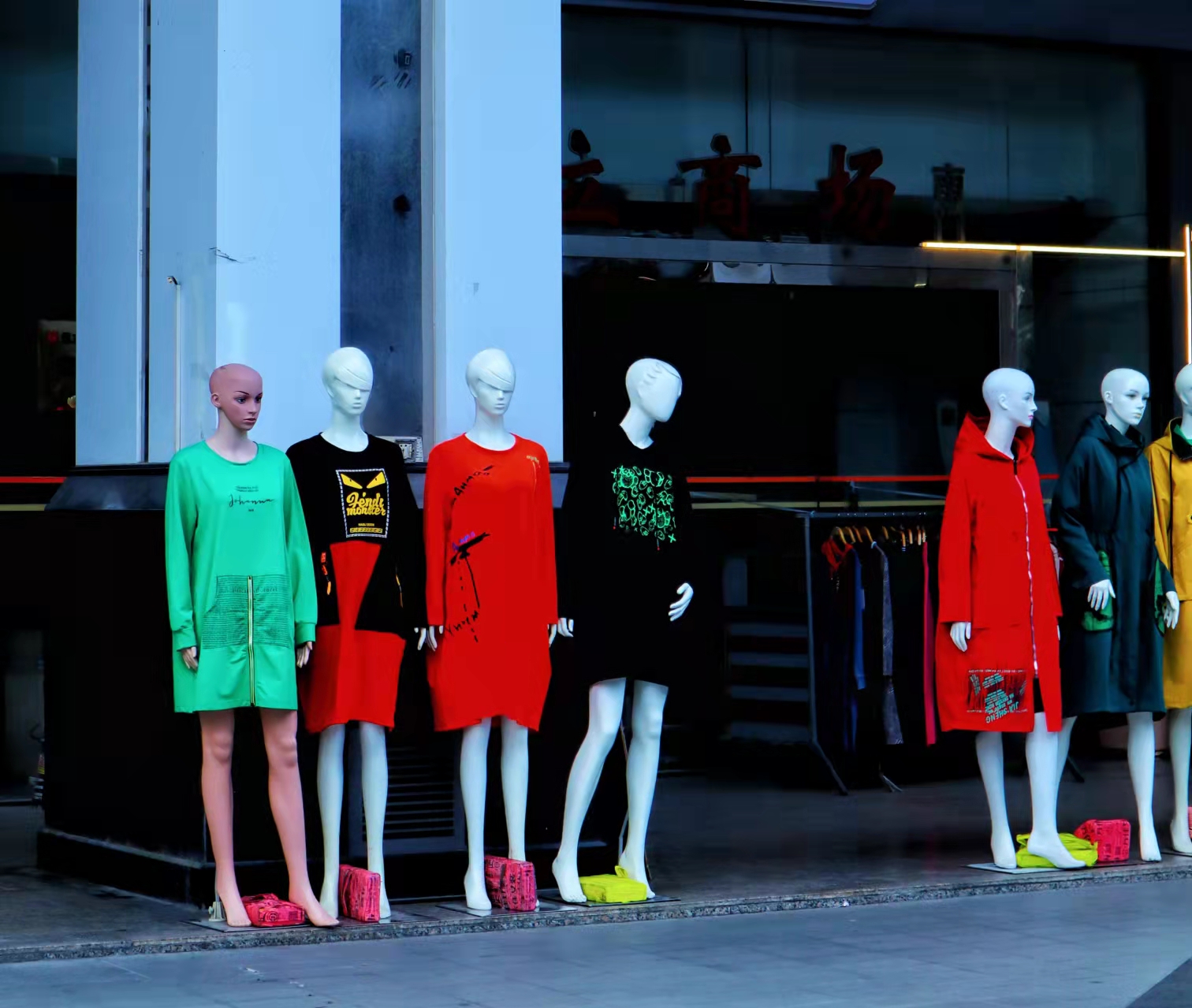 秋风起，买秋衣！整理了6个广州大型服装批发市场，周末逛街走起