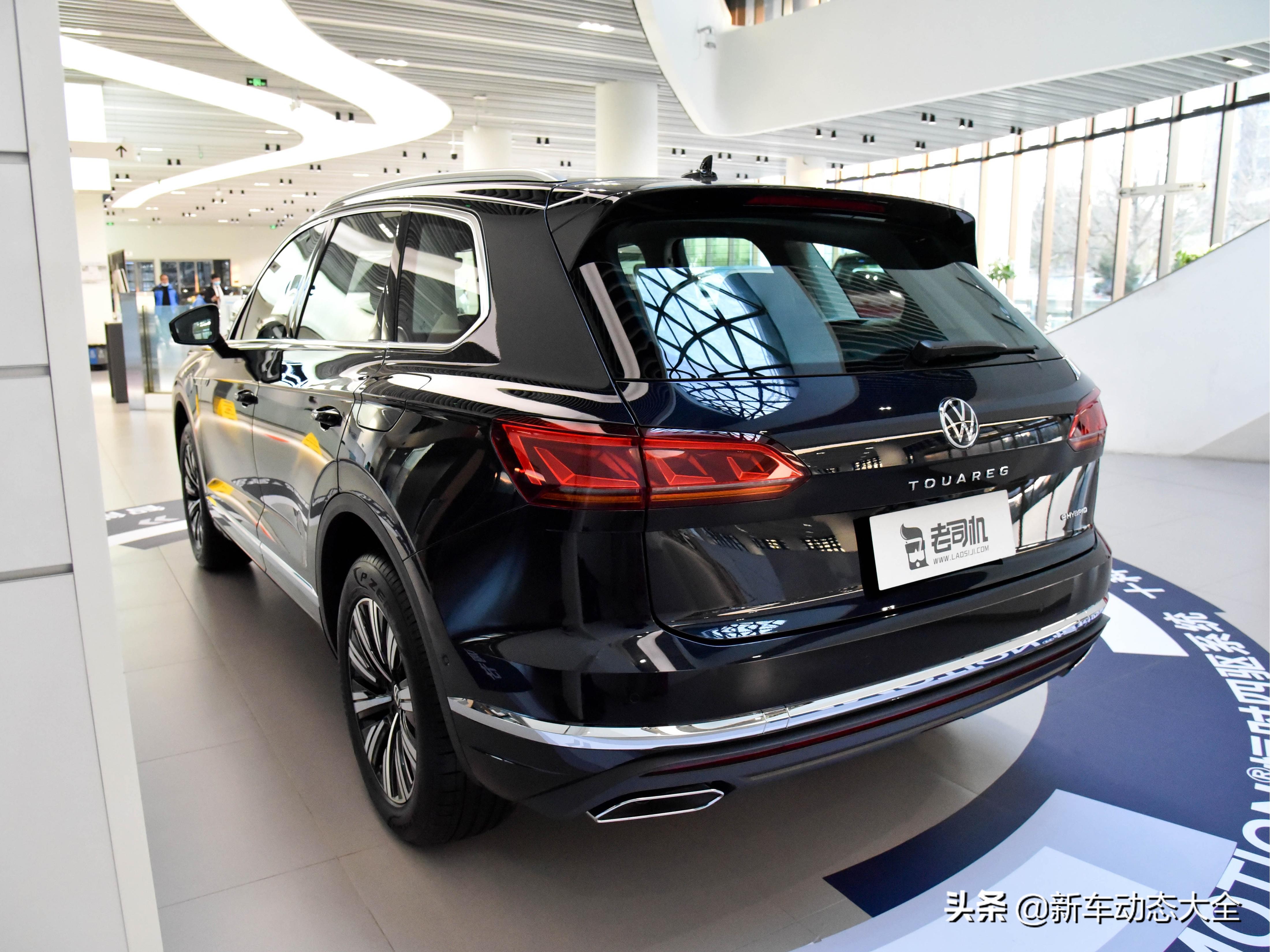 豪华进口suv买养车不贵,4驱大五座油耗2.3l,带你看途锐新能源