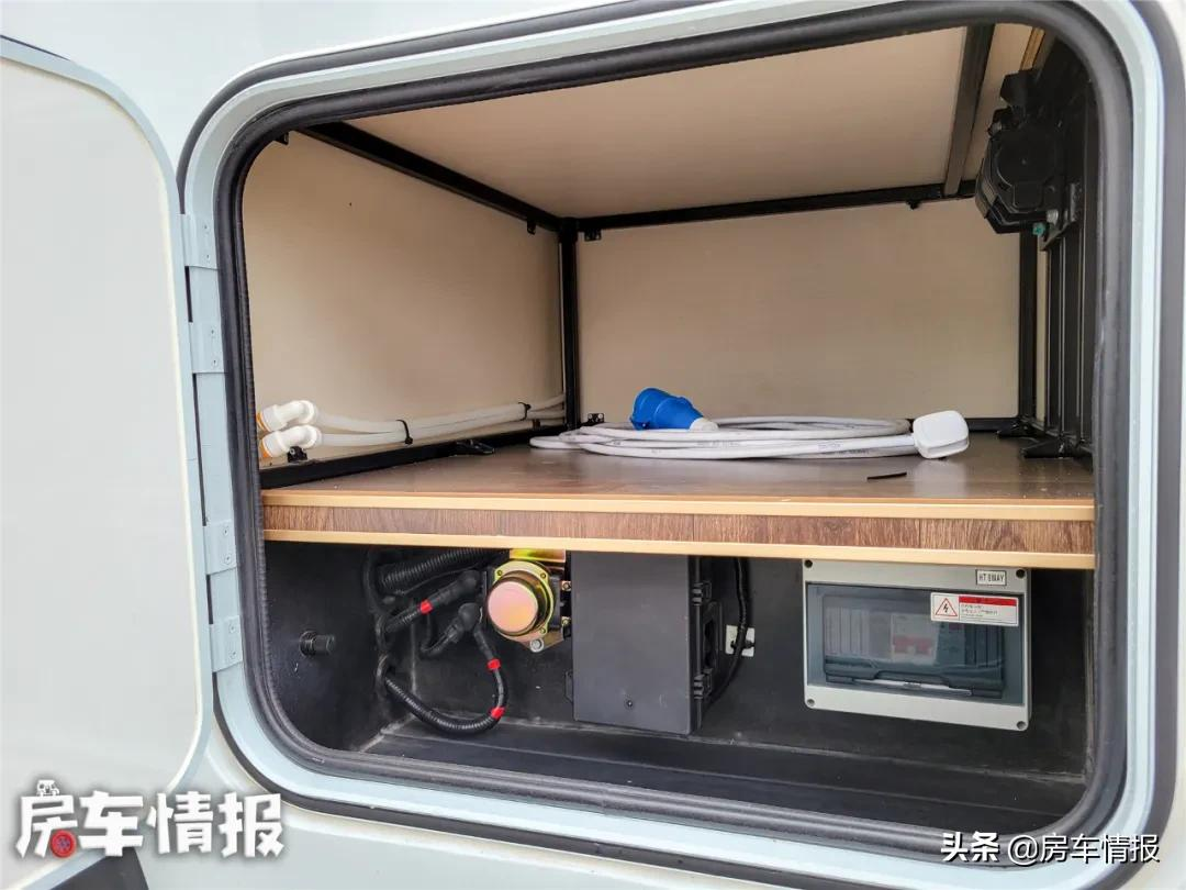 新款长城炮房车实拍！2.0T+8AT带四驱有后锁，拖家带口也能去撒野