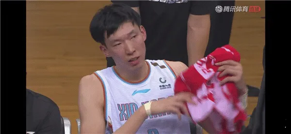 在nba周琦为什么会被退货(道高一尺魔高一丈！林书豪单打周琦，为什么NBA不要大魔王？)