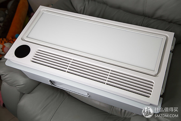 小米推出一款599的Yeelight 智能浴霸，带你在家感受如夏天的暖意