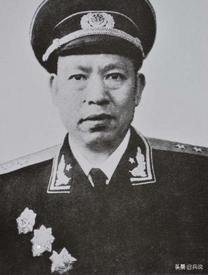 丁秋生断然拒绝学校政委一职，这是哪门子校园野战事件啊！