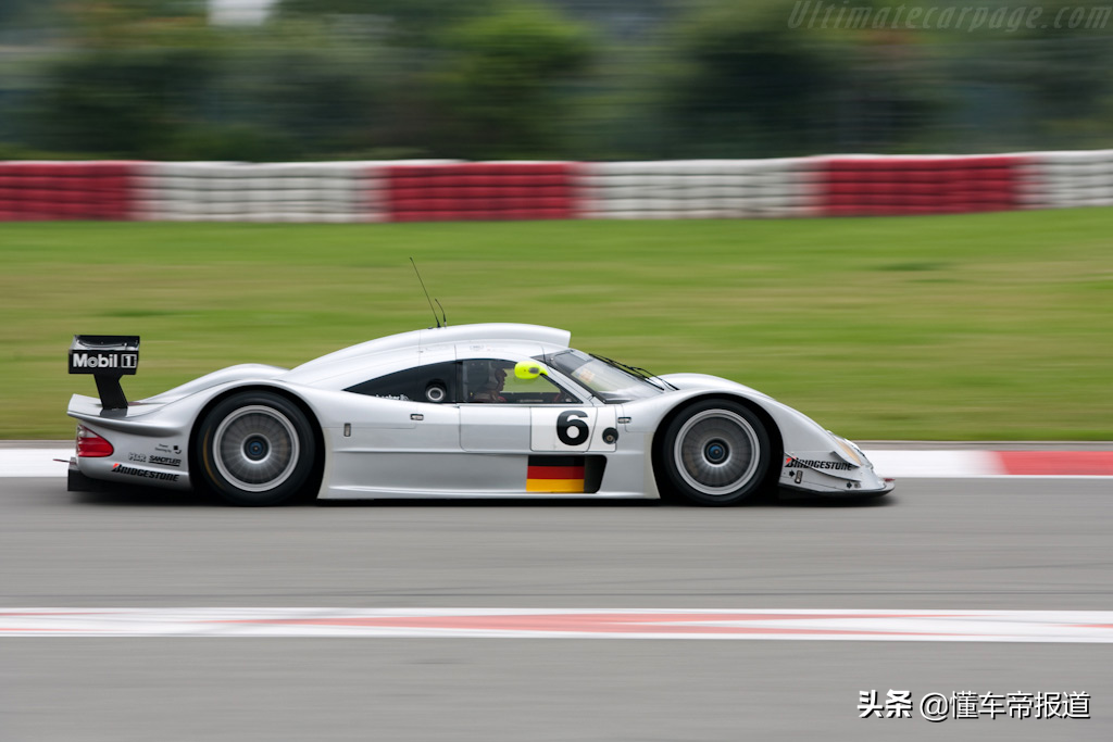 1998年,奔驰将目标放在了勒芒24小时耐力赛上,奔驰上一次参赛还是1991