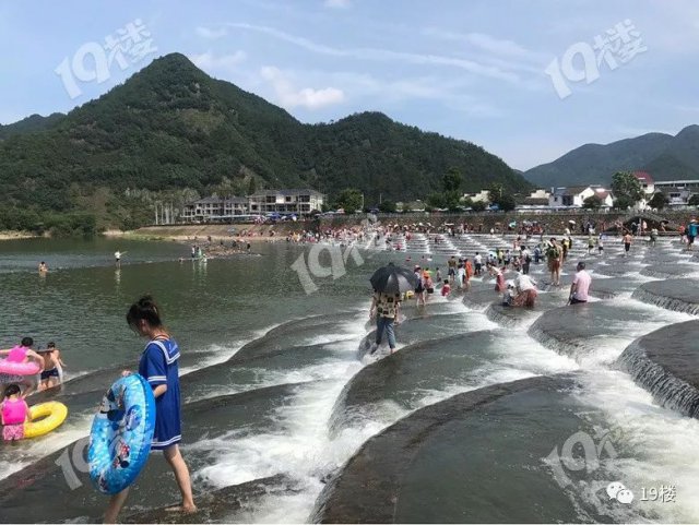 可怕！这个网红水坝频发孩子溺水，家长从头到尾没出现过