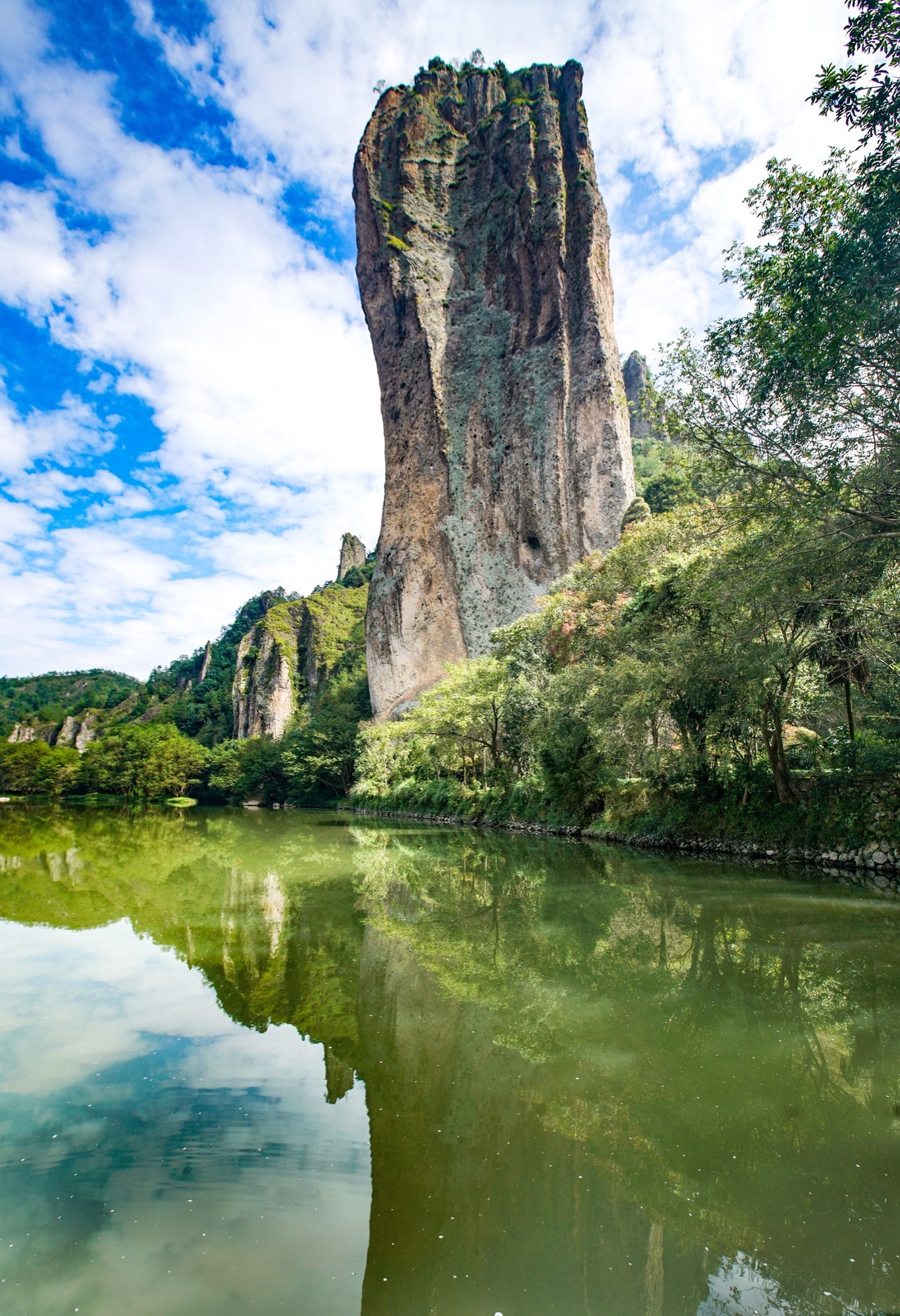 缙云不愧仙都之名，集桂林之秀黄山之奇，无数经典影视在此取景