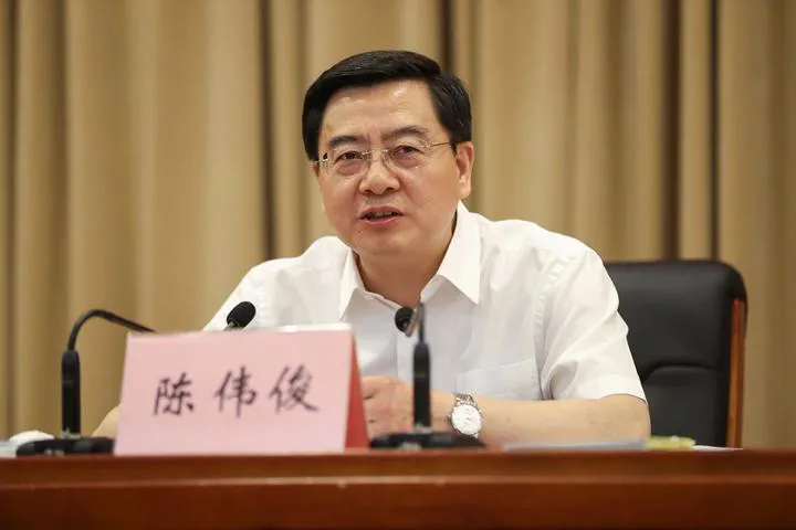 掌舵宁夏首府半年的他入疆，成最年轻党委常委