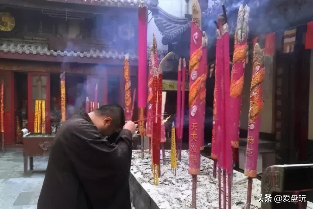 春节烧香祈福，别拜错菩萨，求错神