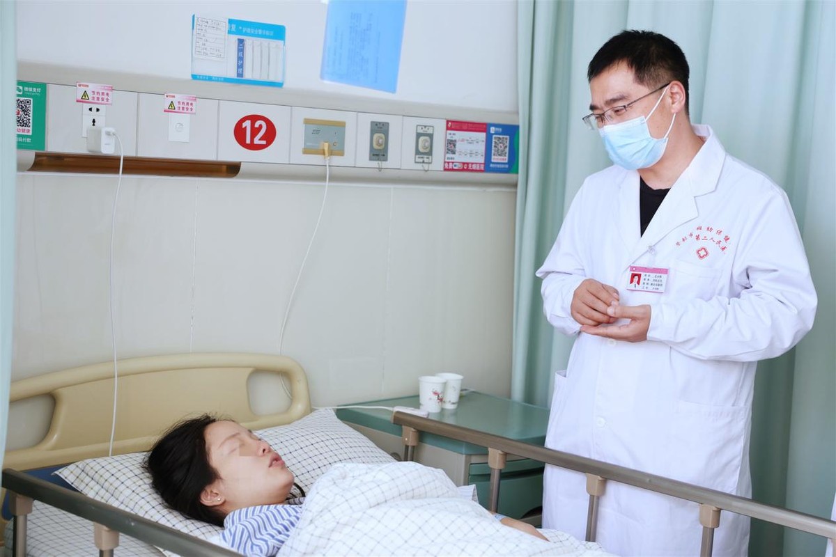 “男醫(yī)生”王永輝：一雙妙手,，助患者精彩綻放