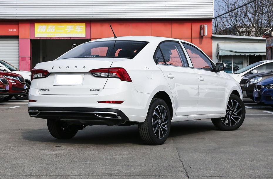 入手只要5万多，百公里油耗5.6L，带你看斯柯达昕锐