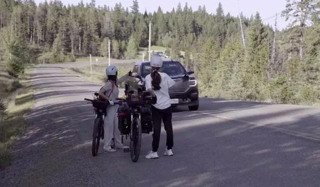 太矫情?杨颖因没水不愿睡帐篷,骑车中途转搭车,遭导演组吐槽