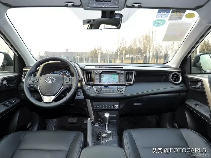 实拍第四代丰田RAV4荣放，近七年改款，小书包不在你不买？