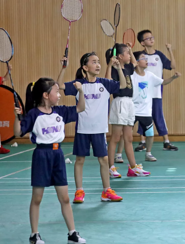 火热的青少年体育培训