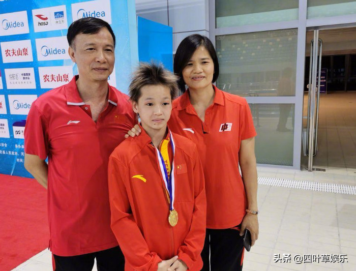 64位娱乐圈名人参加艺德培训班，教学重点包含法律法规与党史学习