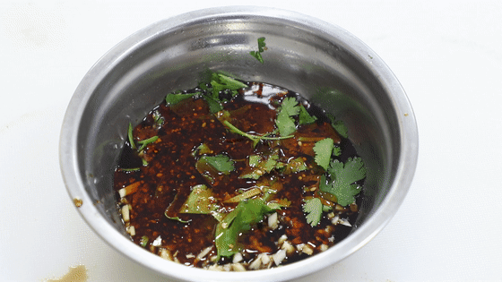 店里的酸辣粉为什么吃起来那么过瘾？做法很简单，秘方都在料汁里