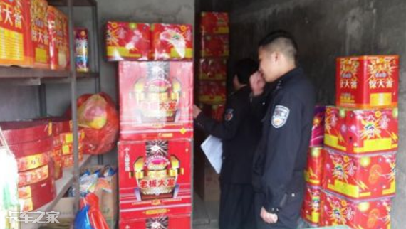 临近春节，烟花爆竹运输车一定要注意安全