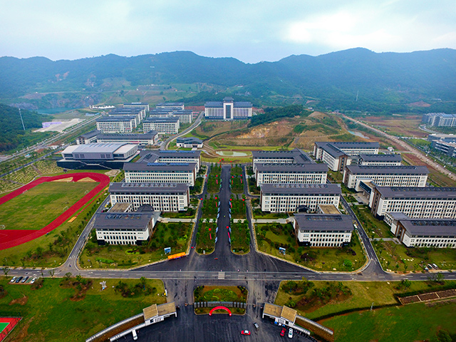 组建镇江职业技术大学，提升镇江市职业教育层次