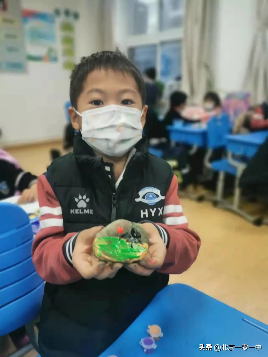 上地实验学校小学部的小可爱 带来了助力冬奥的小宇宙