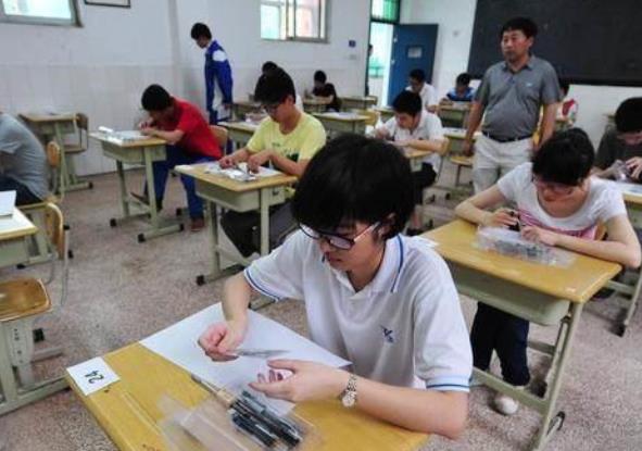 2021年教育部新规定，烈士子女高考成绩可加20分，引众考生不满