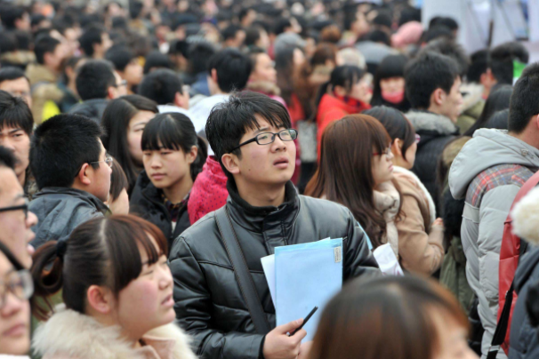 专科生到底算不算大学生？教育部门做出回答，大家看法不一样