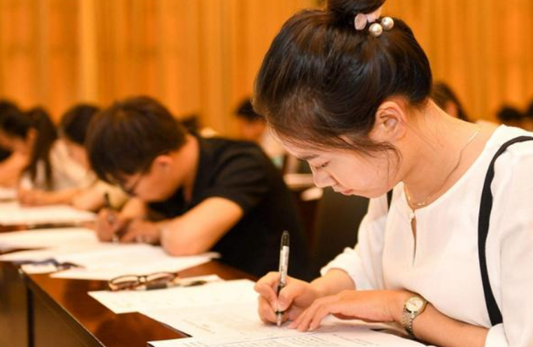 88个工科专业“收入”排行，前6平均工资都过万，考上就赚到