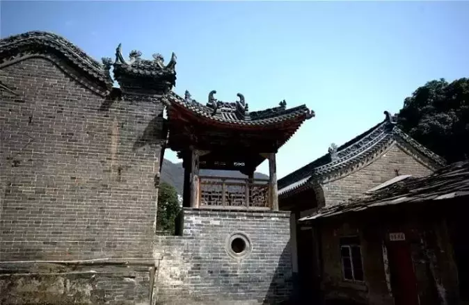 陕南居然有一个"小香港"，长得像重庆，却还说着四川话