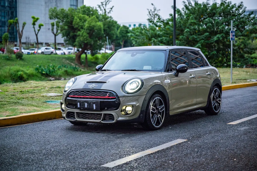梦想十年，最终选了又小又暴躁的它——二手MINI COOPER S赛车手