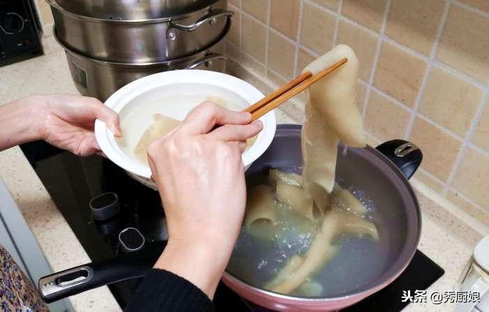 肉皮凍的做法,肉皮凍的做法大全家常做法視頻
