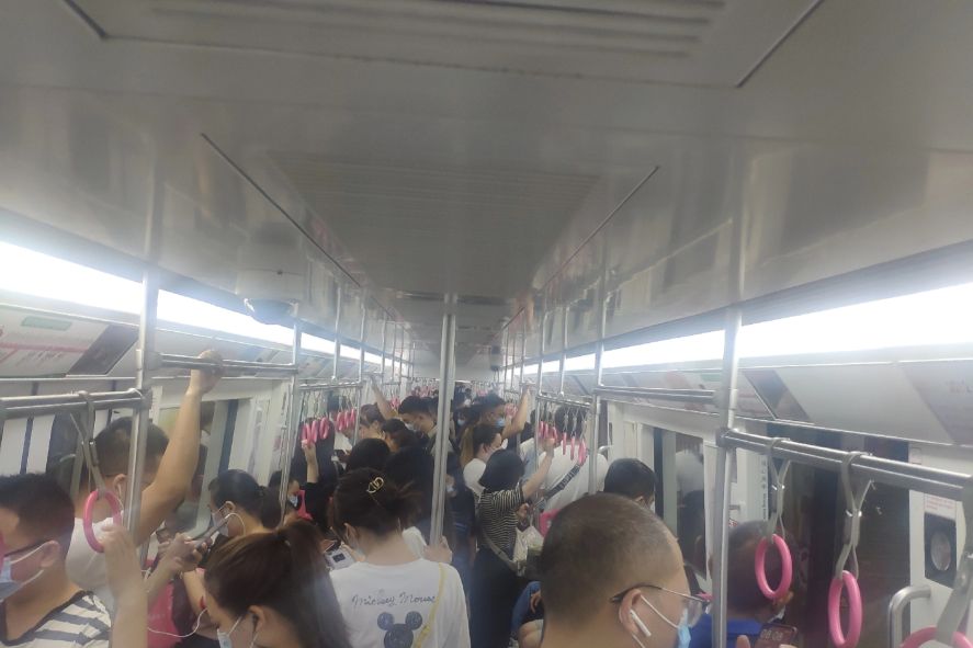 上班的旅途一路前行，记录美好生活