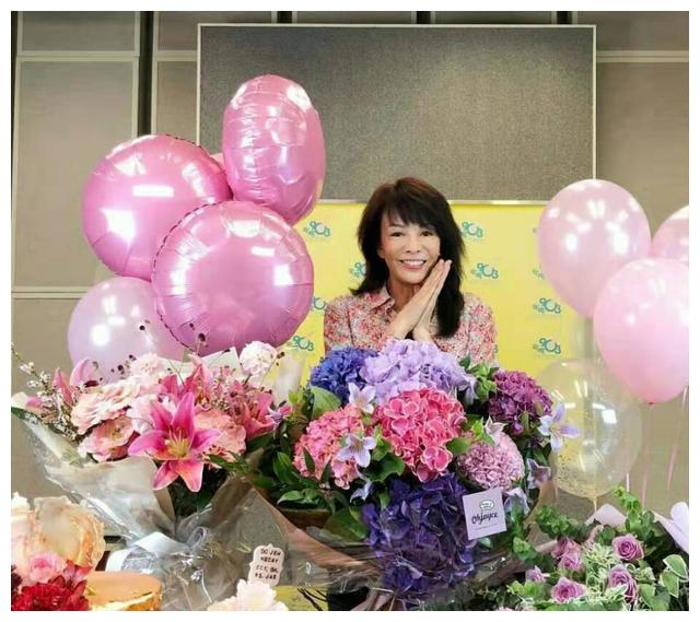 吕方，为何苦恋大自己7岁的郑裕玲16年？揭秘2人的“风流”往事…