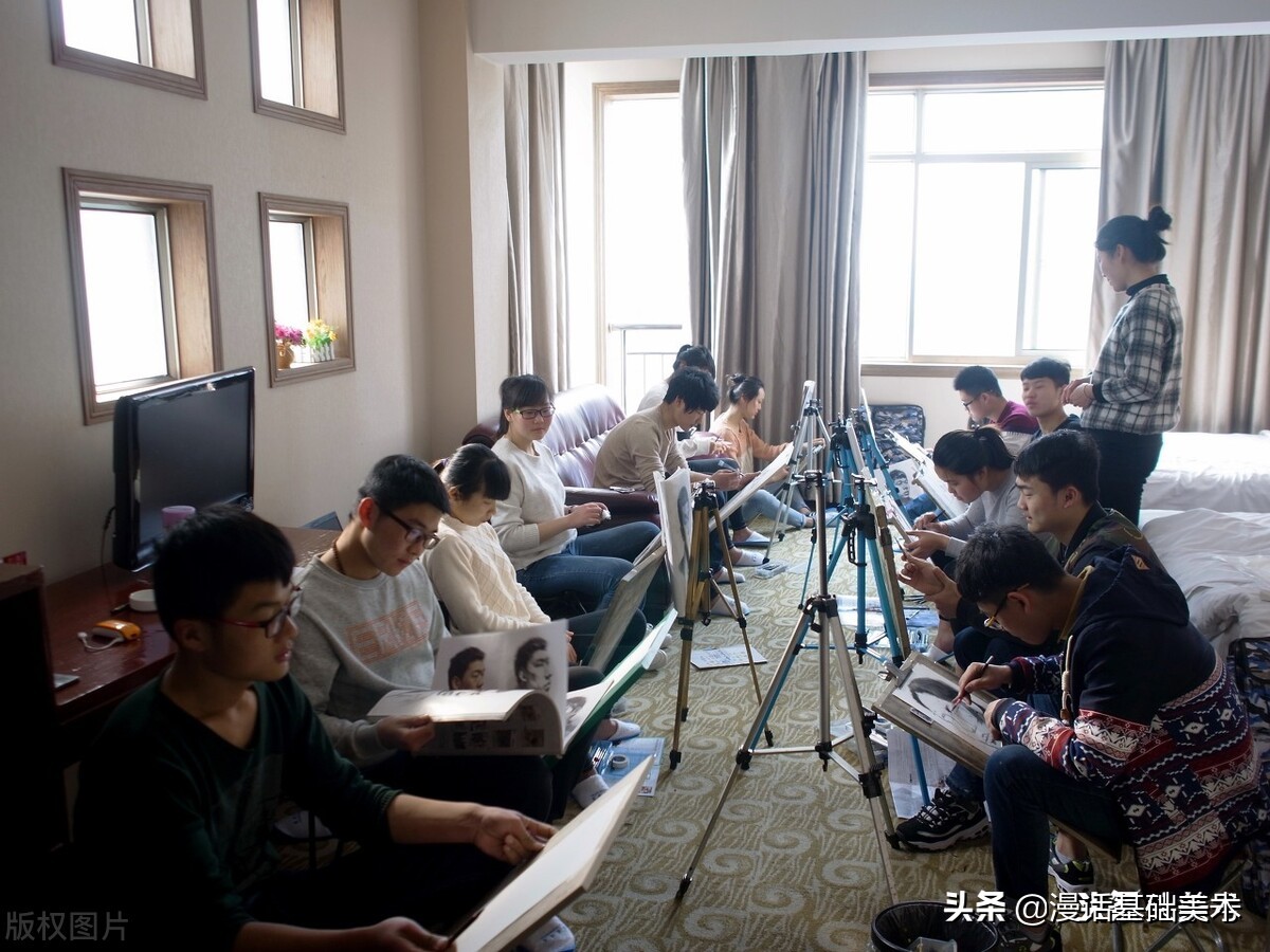 美术生大都是希望通过美术高考这条路圆个本科梦