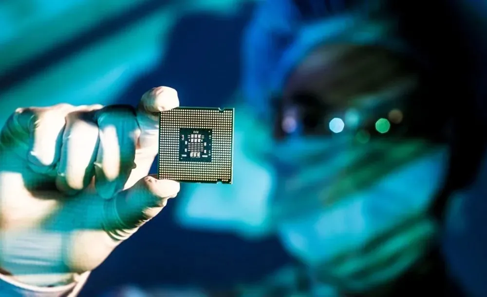 业内 |“芯片短缺”时代里，车企何去何从？