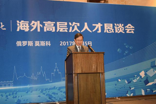 中国奇女子李晟曼：26岁985大学副教授，实至名归还是浪得虚名？