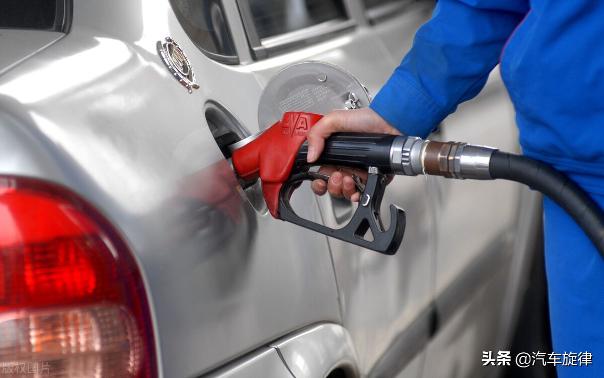 怎样算油耗每公里多少钱公式，怎样算油耗每公里多少钱公式？