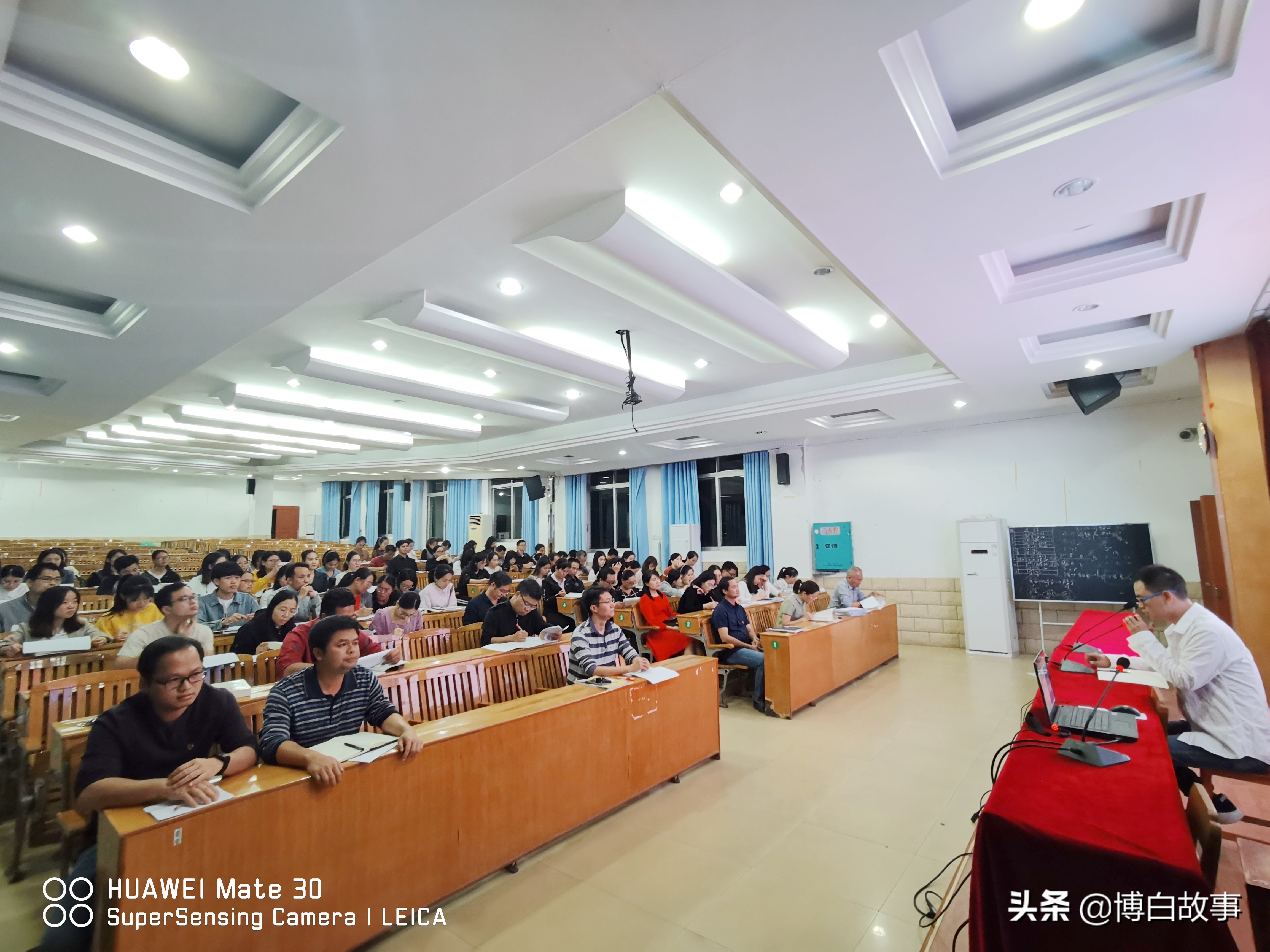 这就是广西博白县中学，月考也进行总结分析，重视高中起步阶段