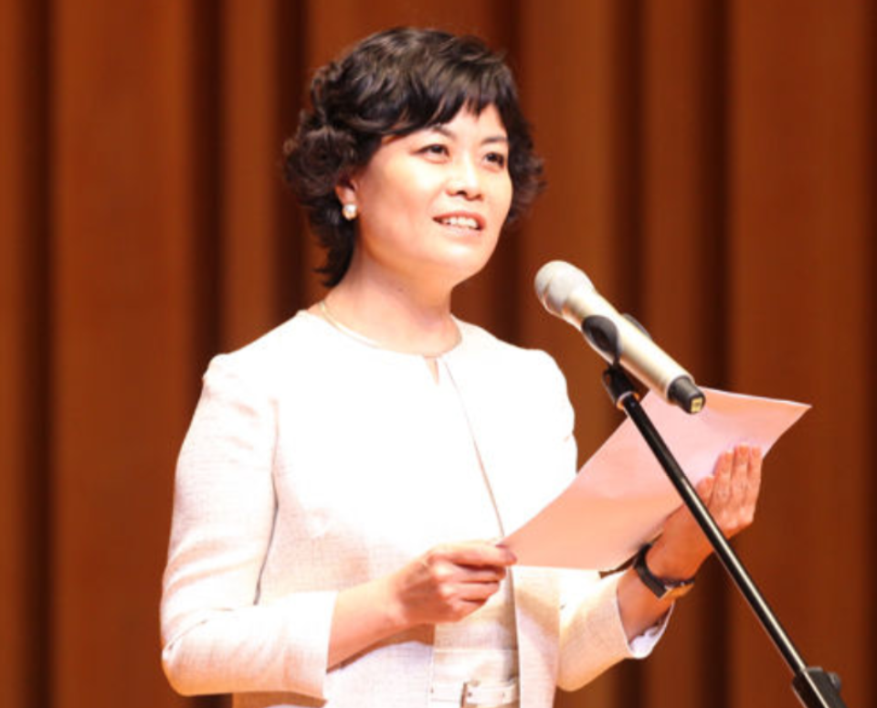 中国作协主席铁凝，54岁等来真爱：我宁愿没有，也不要凑合的婚姻