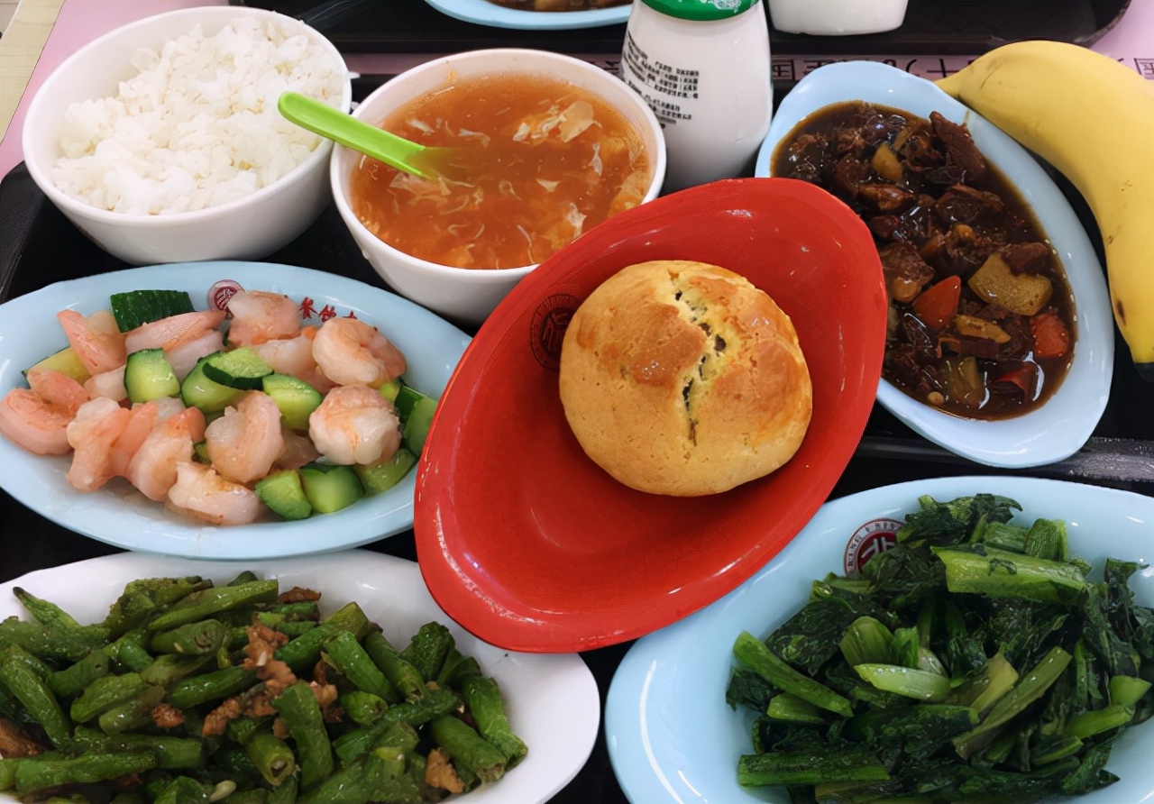 一入大学深似海，从此减肥是路人：清华大学连食堂都这么“秀儿”